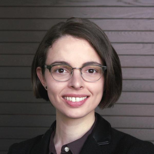 headshot Amy Hasinoff