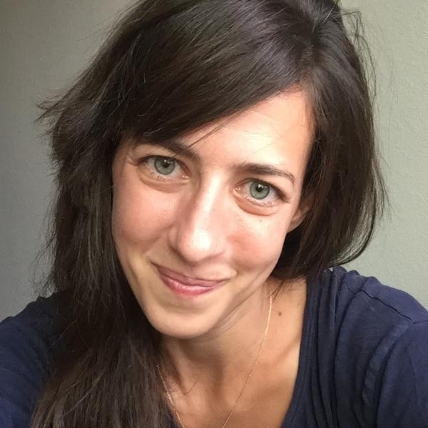 headshot Beth Pugliano